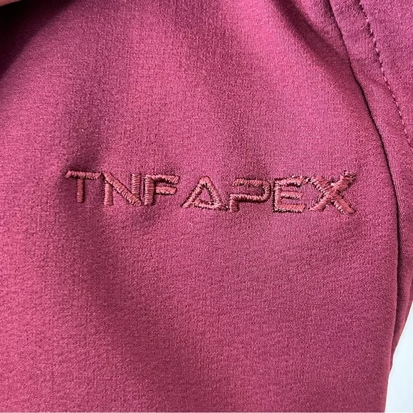 The North Face Women's Dark Red Ski Jacket - Picture 12 of 15